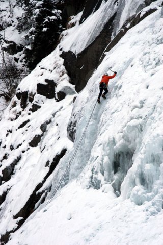 Arrampicata sulle cascate Nardis